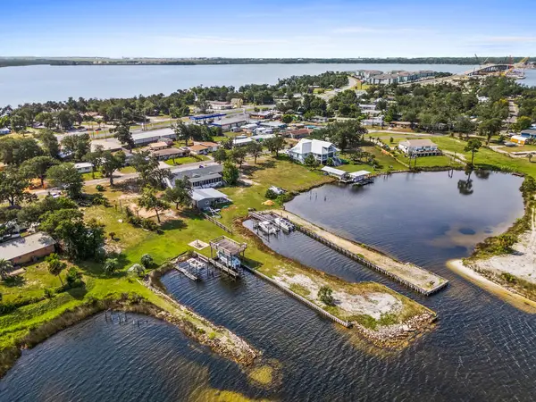 303 Blackshear Dr, Panama City, FL 32404