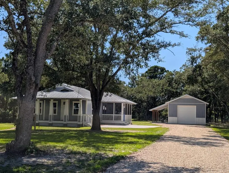 132 Putnal St, Carrabelle, FL 32322 - #3