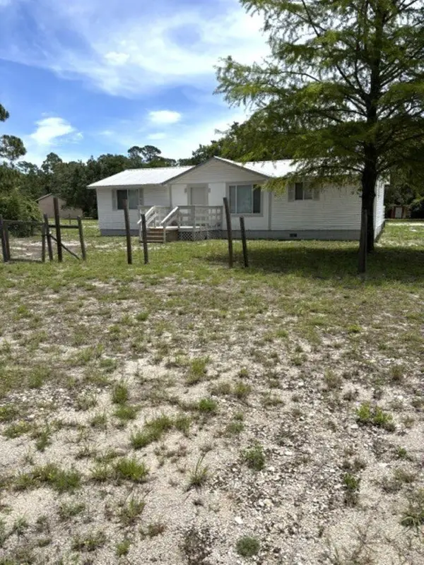 155 Doe Ln, Carrabelle, FL 32322