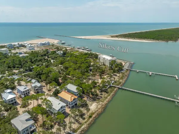 2235 Bayside Dr, St. George Island, FL 32328