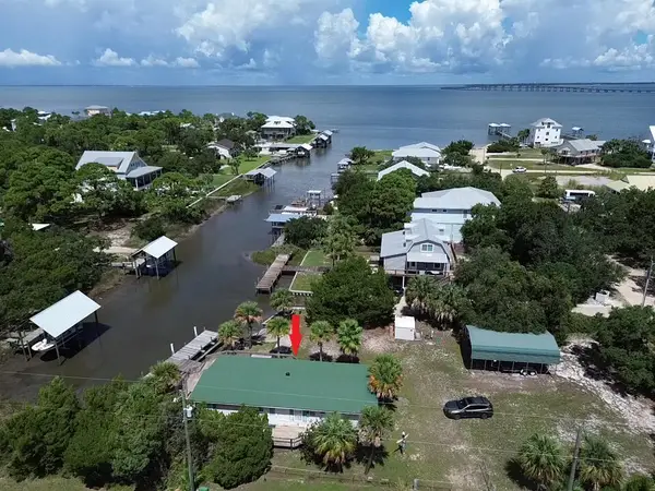 525 W Bay Shore Dr, St. George Island, FL 32328