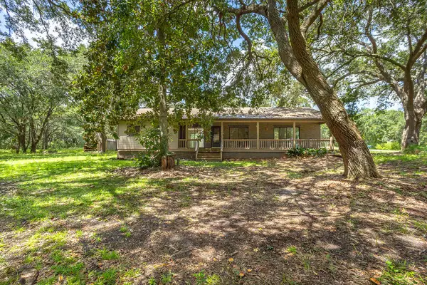 112 Hinton St, Carrabelle, FL 32323
