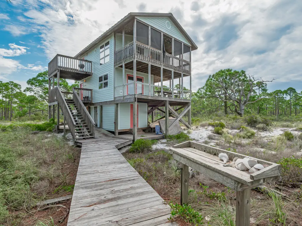 669 Bay Dr, Carrabelle, FL 32322 - #1