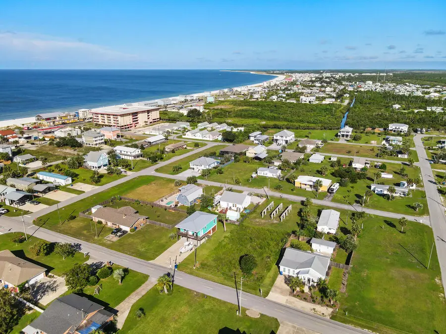 207 7th St, Mexico Beach, FL 32456 - #3