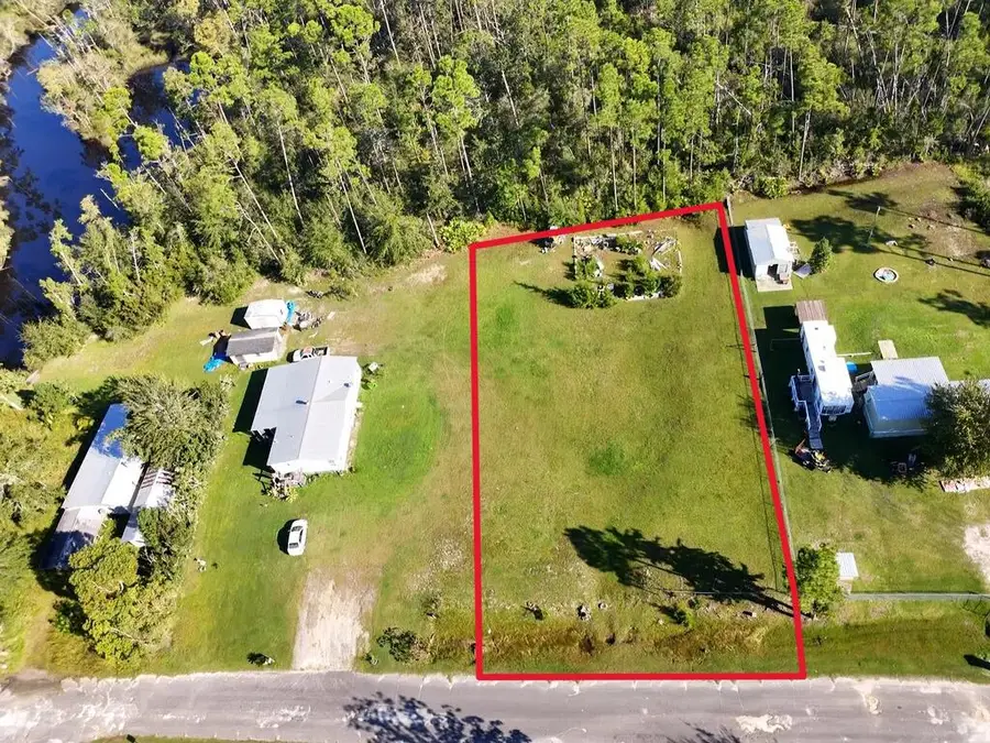 275 Spruce Ave, Wewahitchka, FL 32465 - #3