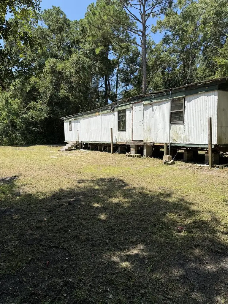 110 25th Ave, Apalachicola, FL 32320 - #2