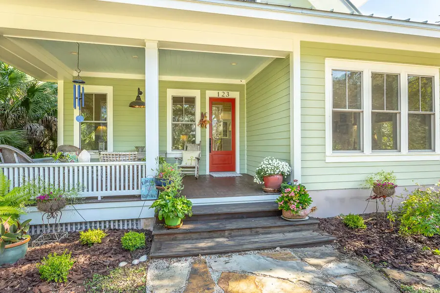 123 8th St, Apalachicola, FL 32320 - #2