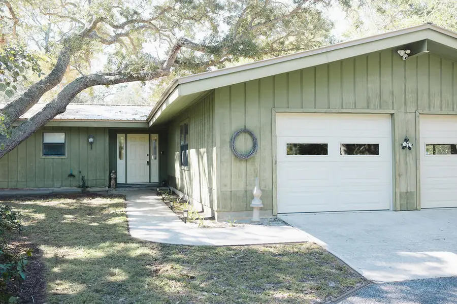 17 S Bay Shore Dr, Eastpoint, FL 32328 - #2
