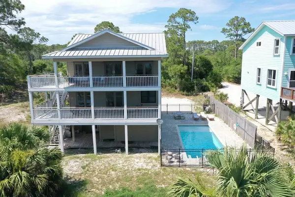 146 Red Bird Ln, Port St. Joe, FL 32456