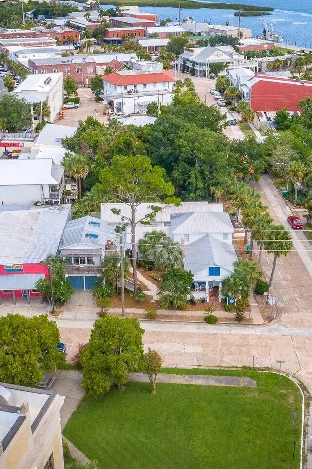 19 Leslie Street, Apalachicola, FL 32320 - #2