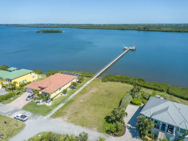 7410 29th Court, Vero Beach, FL 32967