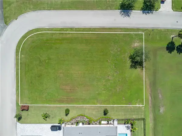 7625 Polo Grounds Lane N, Vero Beach, FL 32966