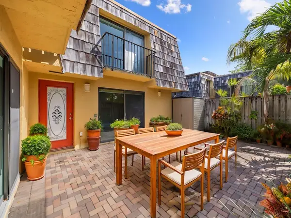 350 E Waverly Place #5C, Vero Beach, FL 32966