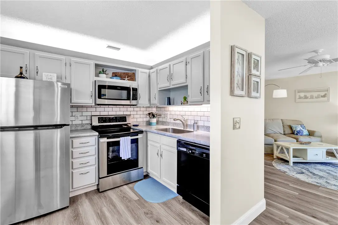 107 Spring Lake Court #102, Vero Beach, FL 32962 - Image #1