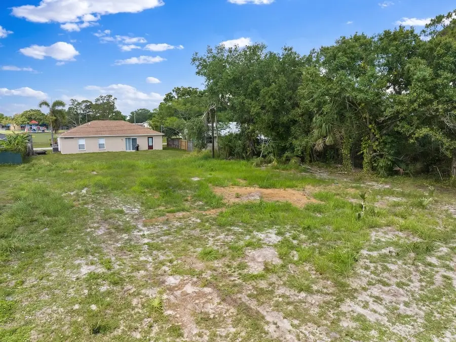 1895 Sunrise Drive Sw, Vero Beach, FL 32962 - Image #2