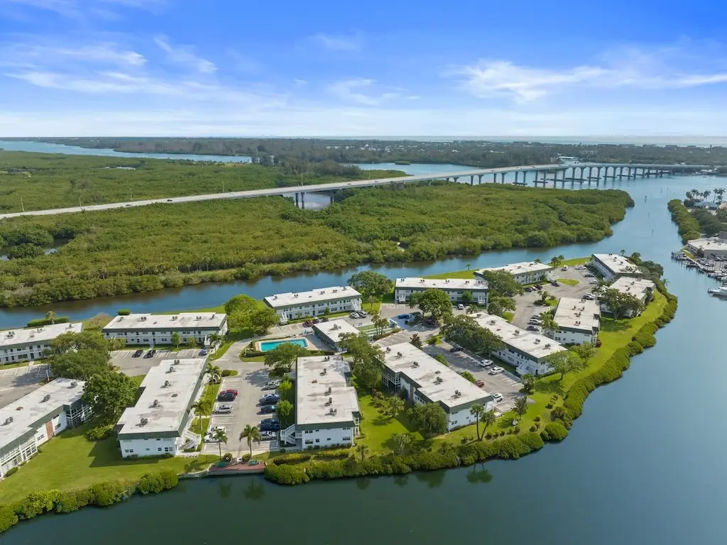 2800 Indian River Boulevard #J1, Vero Beach, FL 32960 - Image #1