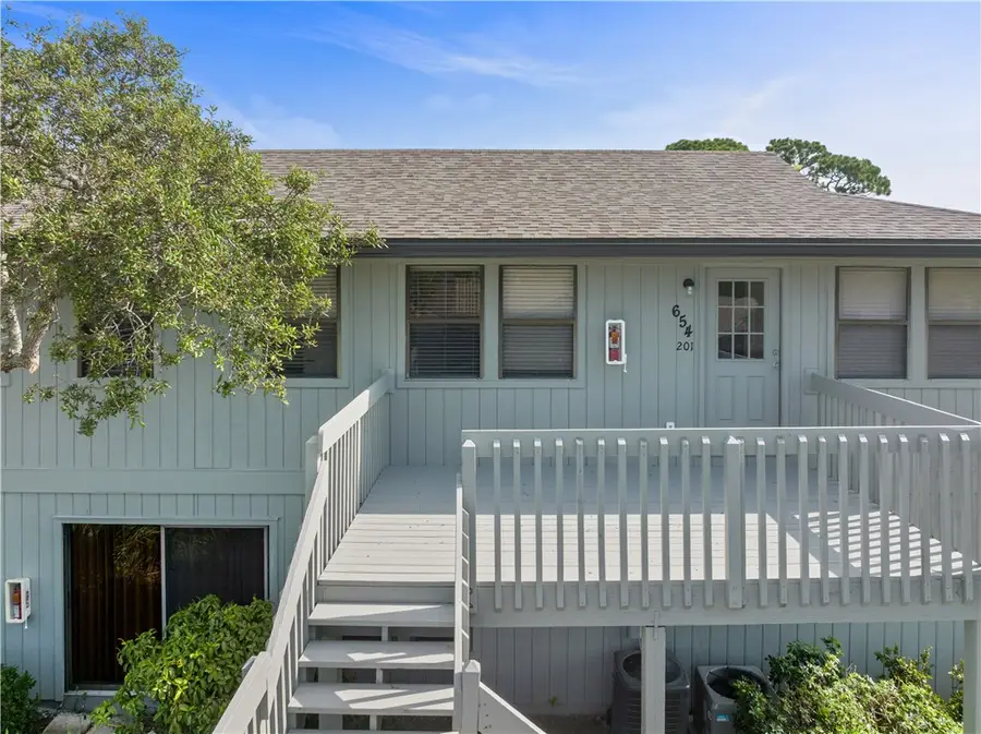 654 Centre Court Sw #201, Vero Beach, FL 32962 - Image #2