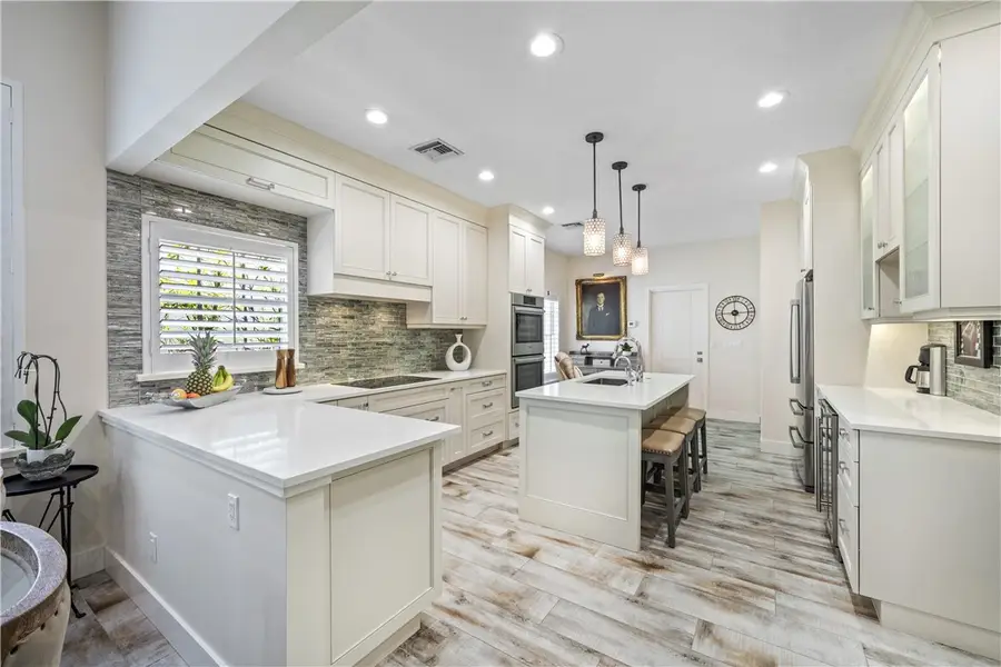 8820 Lakeside Circle, Vero Beach, FL 32963 - Image #2