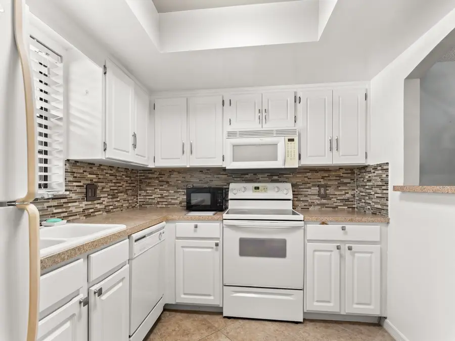 400 18th Street #4, Vero Beach, FL 32960 - Image #2