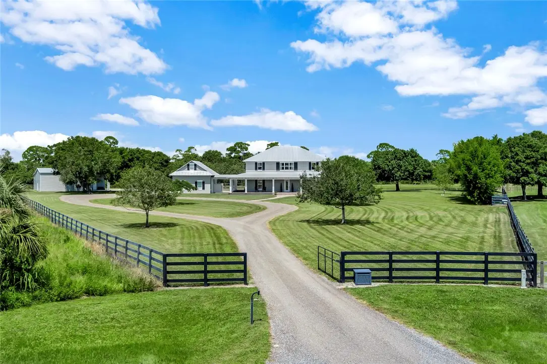 7350 Andrews Place Sw, Vero Beach, FL 32968 - Image #1