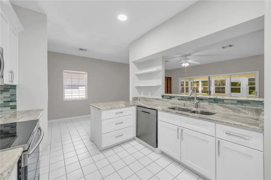 374 Hawthorne Lane, Vero Beach, FL 32962 - Image #2