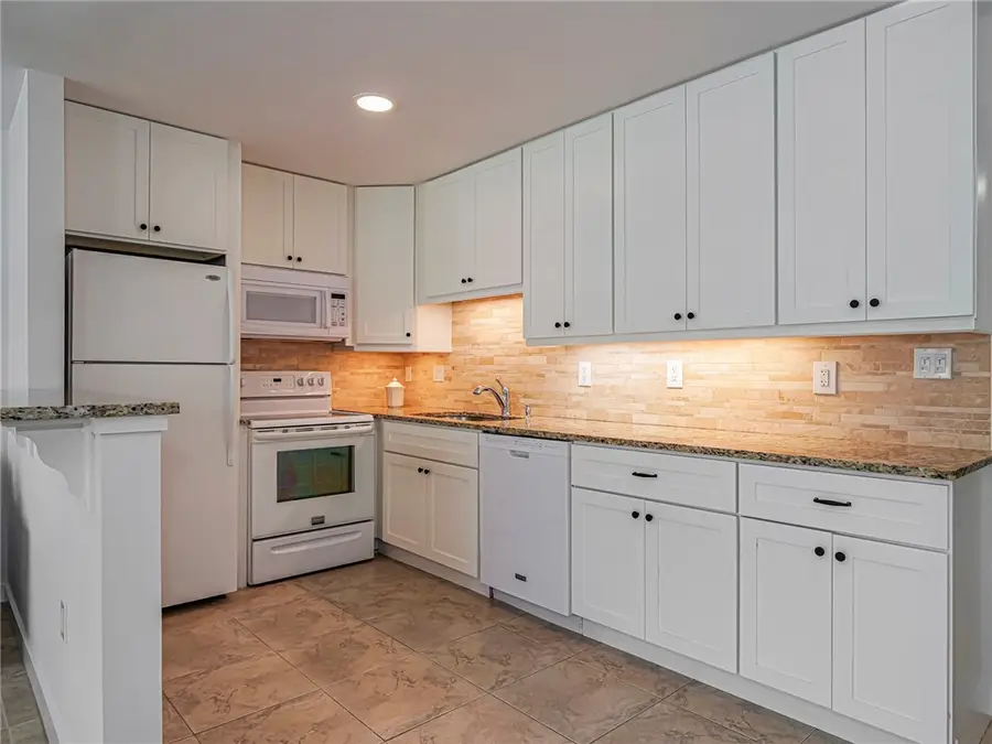 2800 Indian River Boulevard #L4, Vero Beach, FL 32960 - Image #2