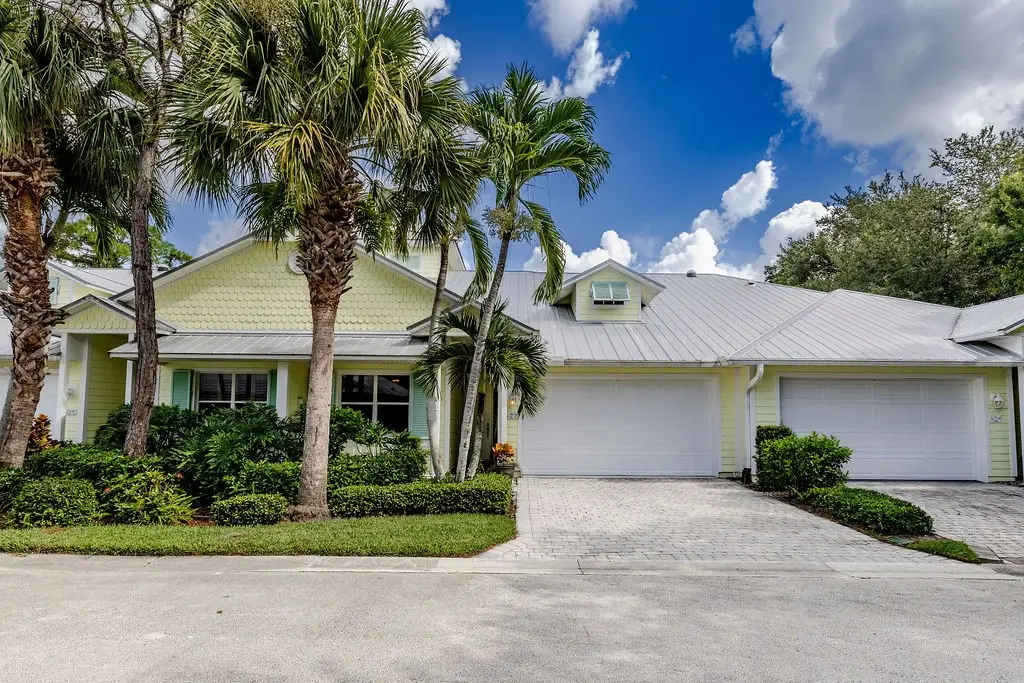 427 Pineapple Square Sw #31, Vero Beach, FL 32962 - Image #1