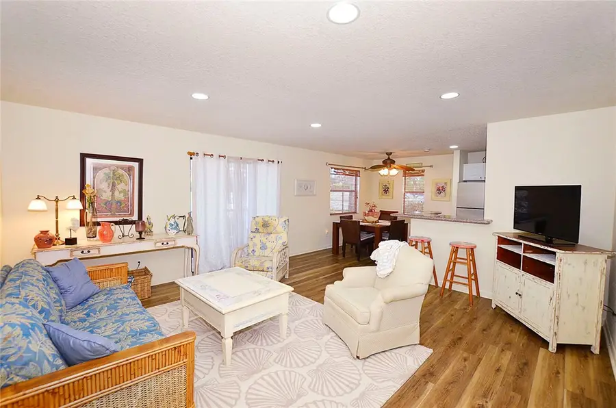 1135 3rd Avenue #101, Vero Beach, FL 32960 - Image #2