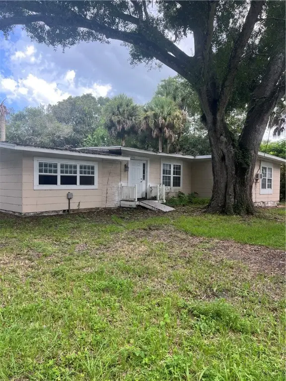 1050 20th Avenue, Vero Beach, FL 32960