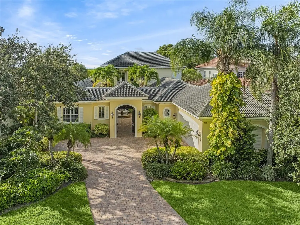 360 Lakeview Way, Vero Beach, FL 32963 - Image #1