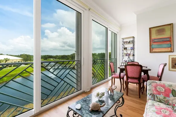 1510 Oak Harbor Boulevard #303, Vero Beach, FL 32967