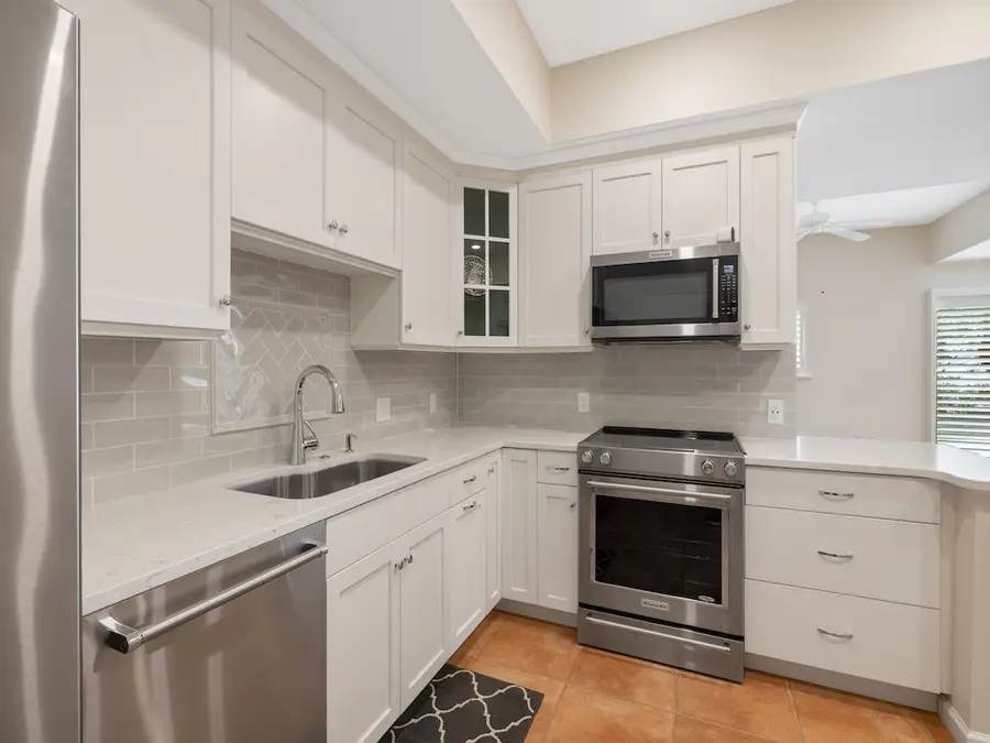 544 7th Square Sw #101, Vero Beach, FL 32962 - Image #2