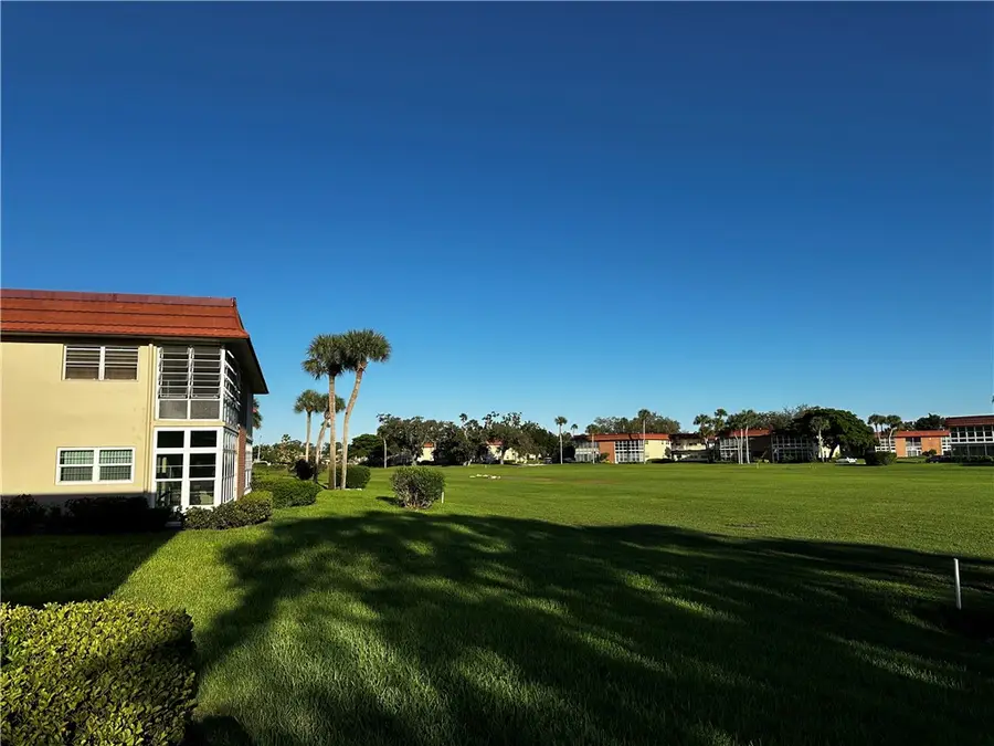 93 Spring Lake Drive #202, Vero Beach, FL 32962 - Image #3