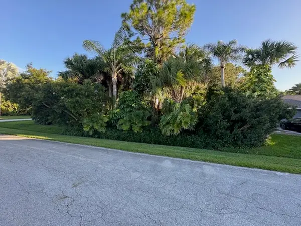 337 Mango Avenue, Sebastian, FL 32958