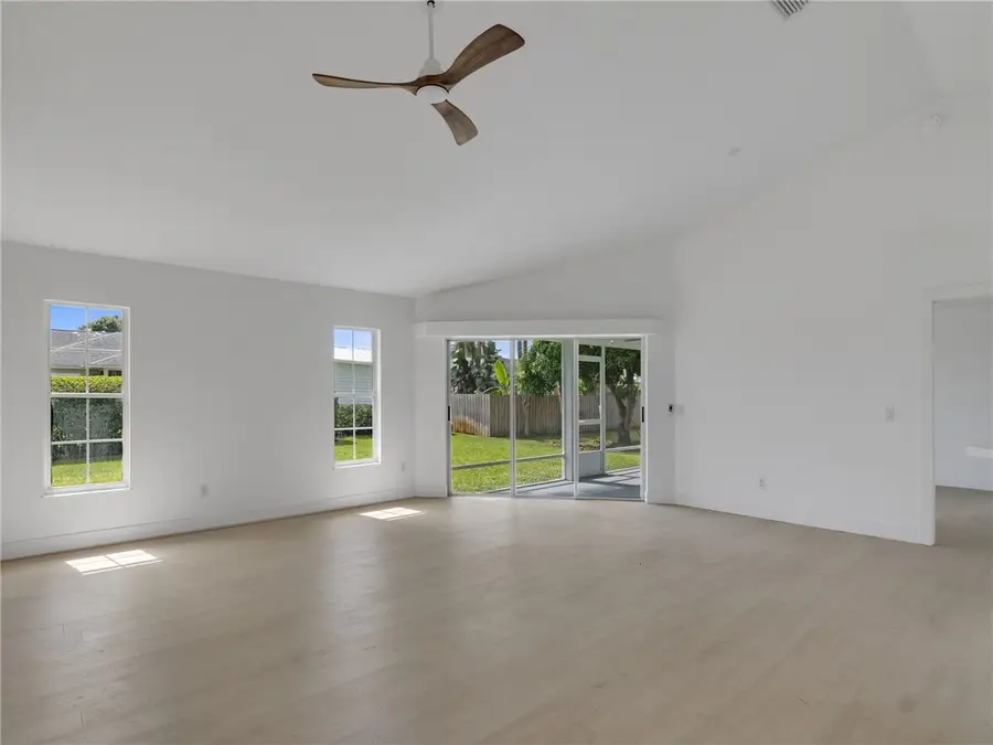 1065 17th Lane Sw, Vero Beach, FL 32962 - Image #3