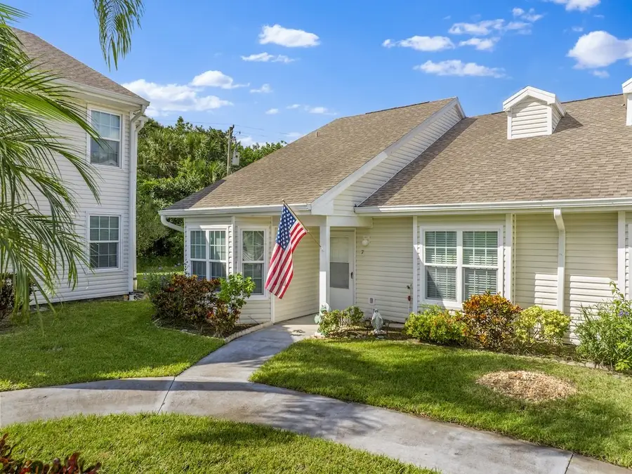 1915 Westminster Circle #17-7, Vero Beach, FL 32966 - Image #2