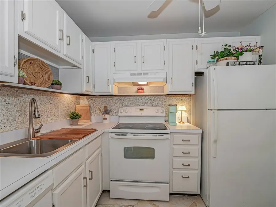 75 Royal Oak Court #204, Vero Beach, FL 32962 - Image #3