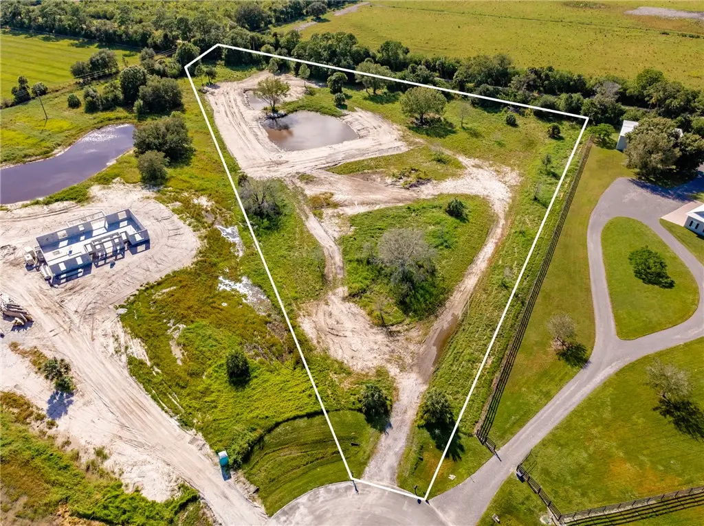 7355 Andrews Place Sw, Vero Beach, FL 32968 - Image #1