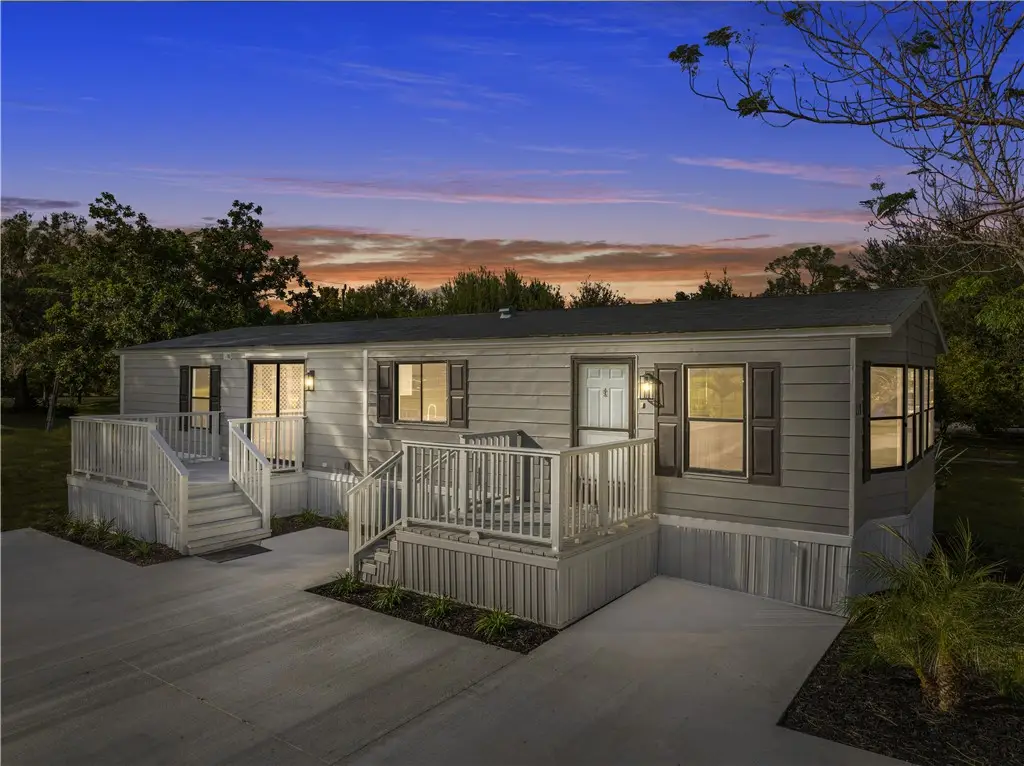 218 S Maple Street, Fellsmere, FL 32948 - #1
