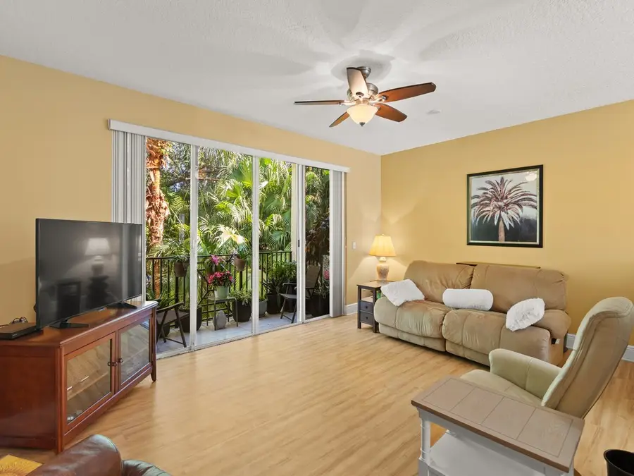 1680 42nd Square #101, Vero Beach, FL 32960 - Image #2