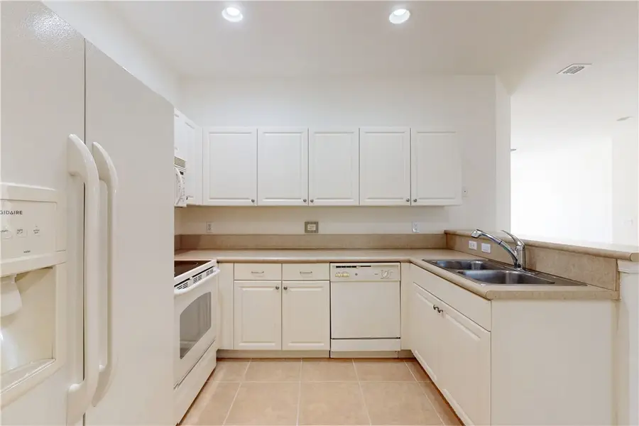 2531 Stockbridge Square Sw, Vero Beach, FL 32962 - #3