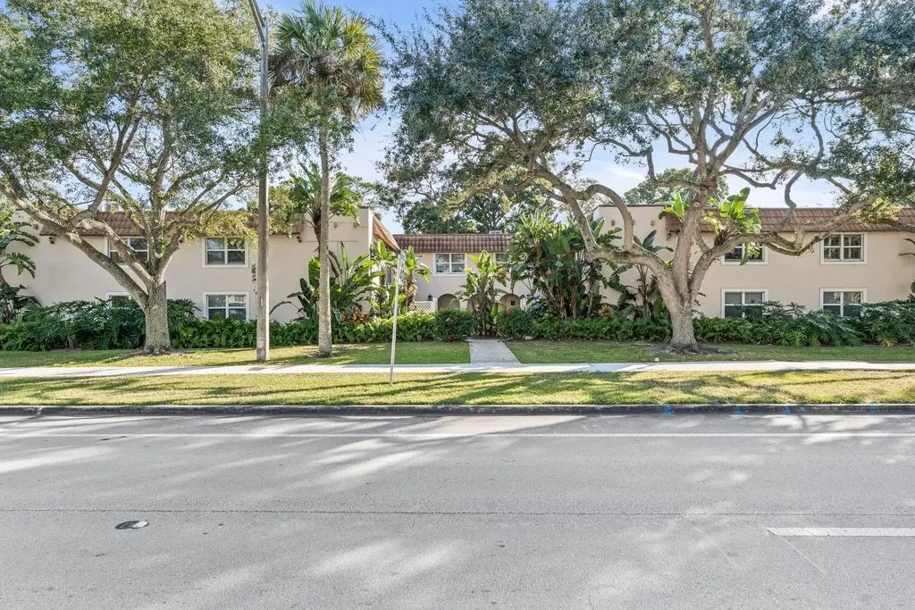715 20th Street #202, Vero Beach, FL 32960 - Image #1