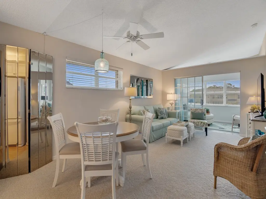 675 W Lake Jasmine Circle #208, Vero Beach, FL 32962 - #1