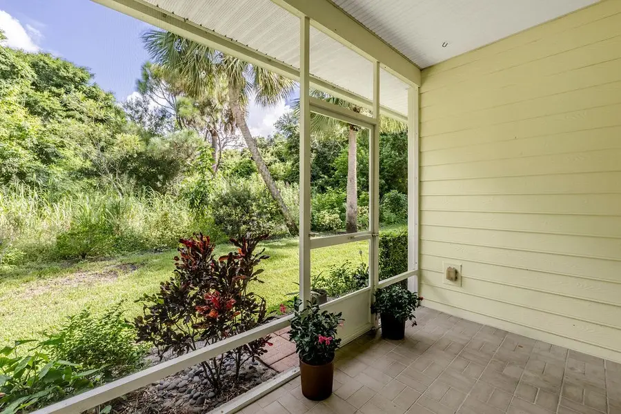 427 Pineapple Square Sw #31, Vero Beach, FL 32962 - Image #2