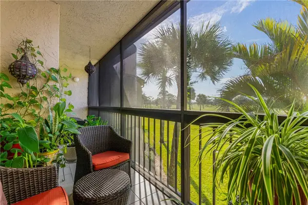 9450 Meadowood Drive #202, Fort Pierce, FL 34951