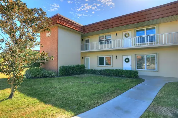 105 Spring Lake Court #207, Vero Beach, FL 32962