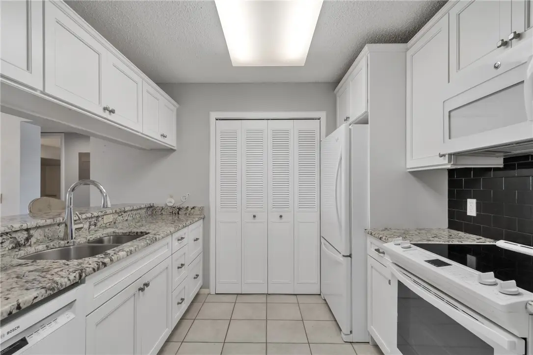 38 Plantation Drive #203, Vero Beach, FL 32966 - Image #1