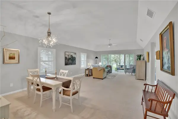 103 W Park Shores Circle #10W, Vero Beach, FL 32963
