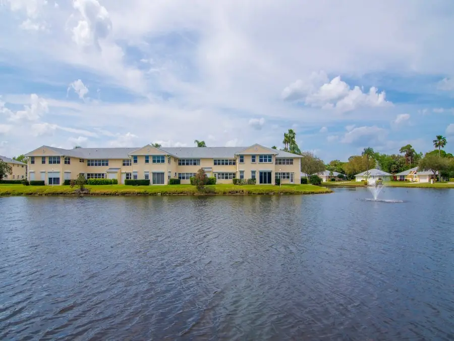 605 W Lake Jasmine Circle #106, Vero Beach, FL 32962 - Image #2