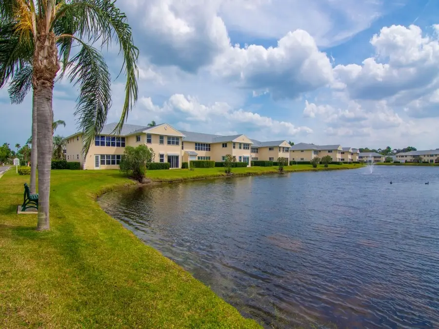 605 W Lake Jasmine Circle #106, Vero Beach, FL 32962 - Image #3